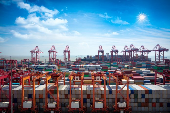 Chinese ports increase container throughput: Shanghai keeps ahead and small hubs achieve double-digit growth